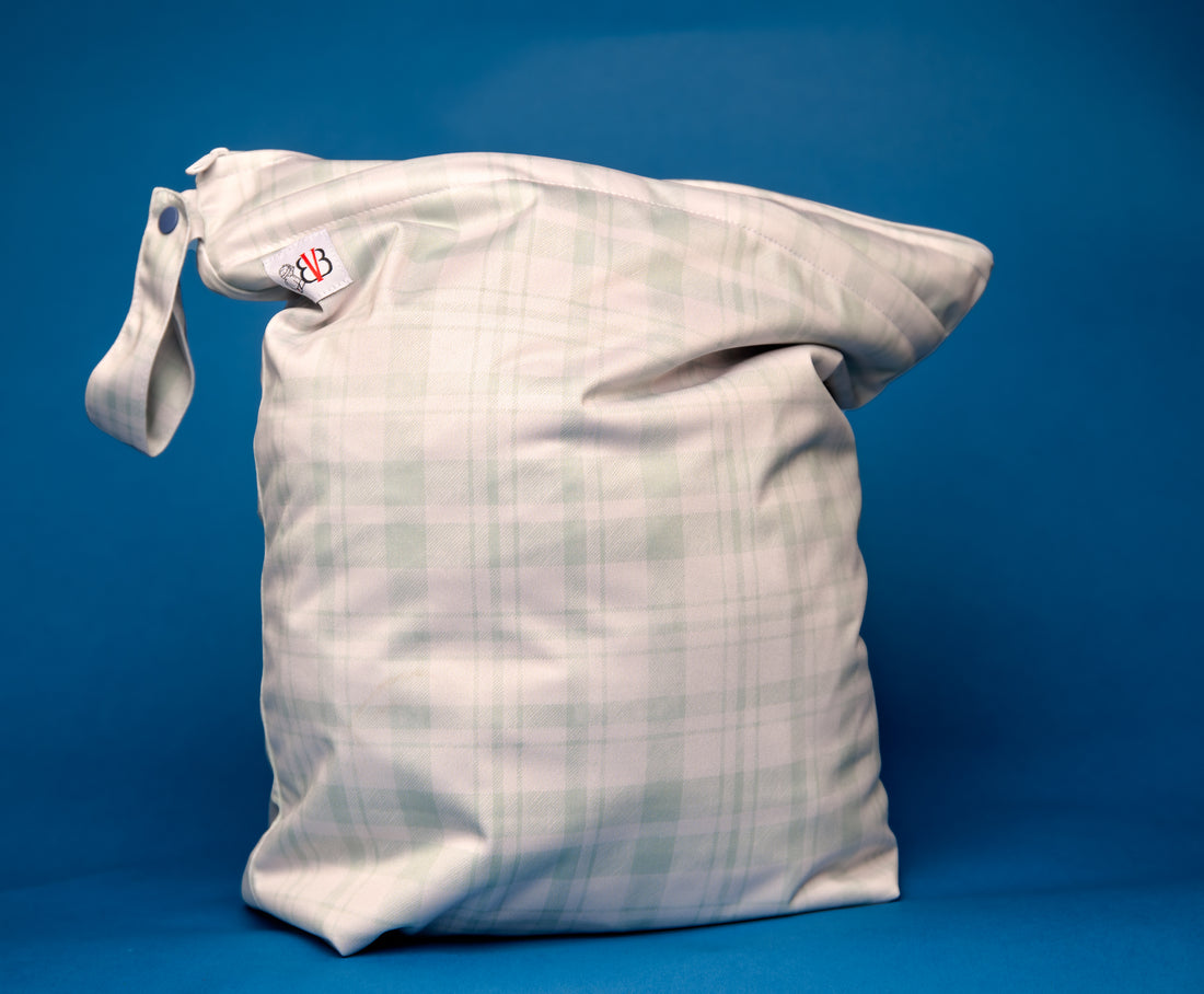 Green Plaid-  Mid-Size 3D Wet bag